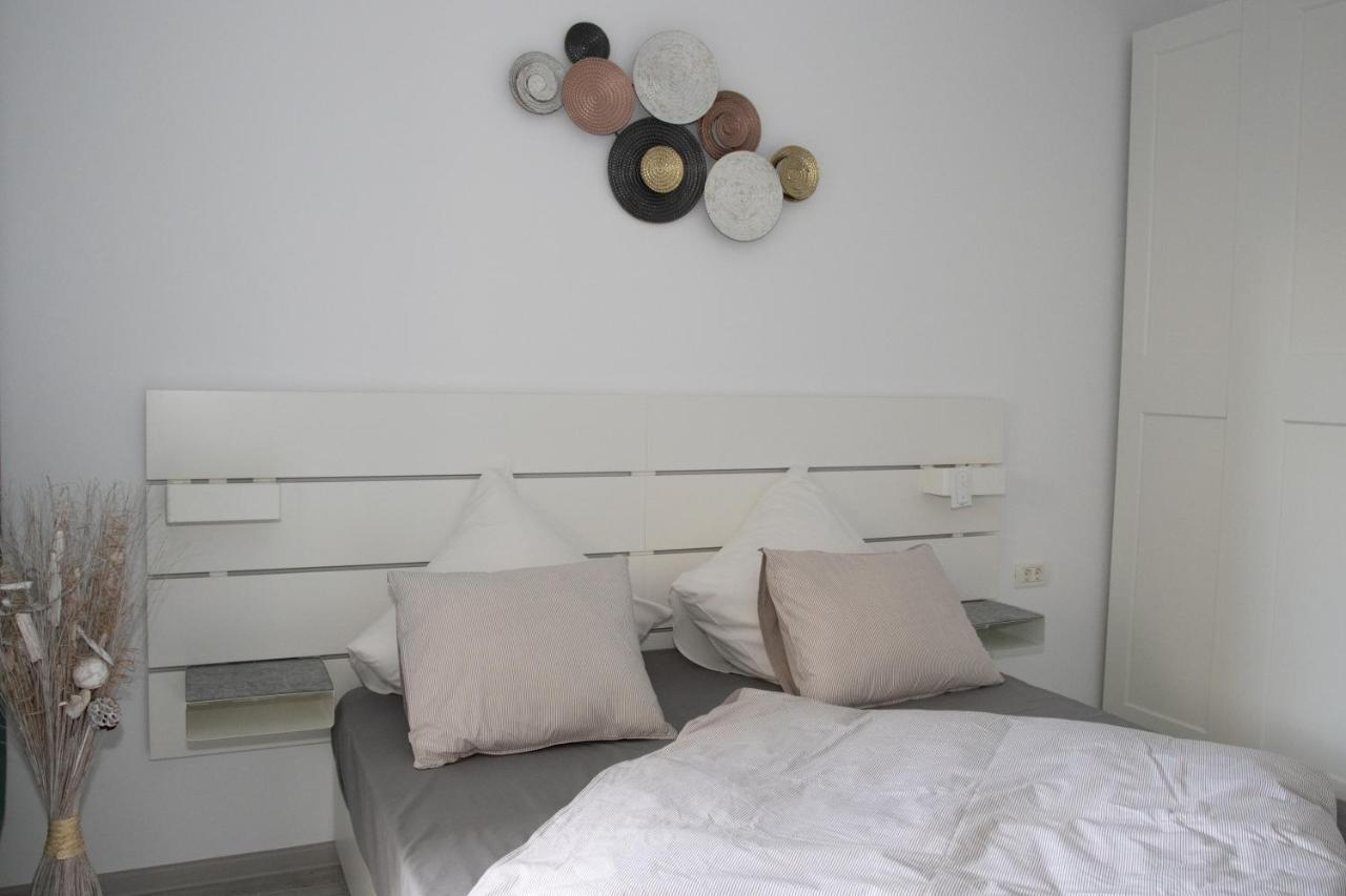 Lazo Two Room- Luxury Apartment Bucharest Exterior photo