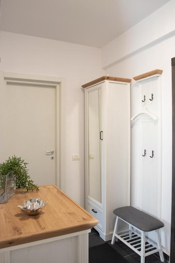 Lazo Two Room- Luxury Apartment Bucharest Exterior photo