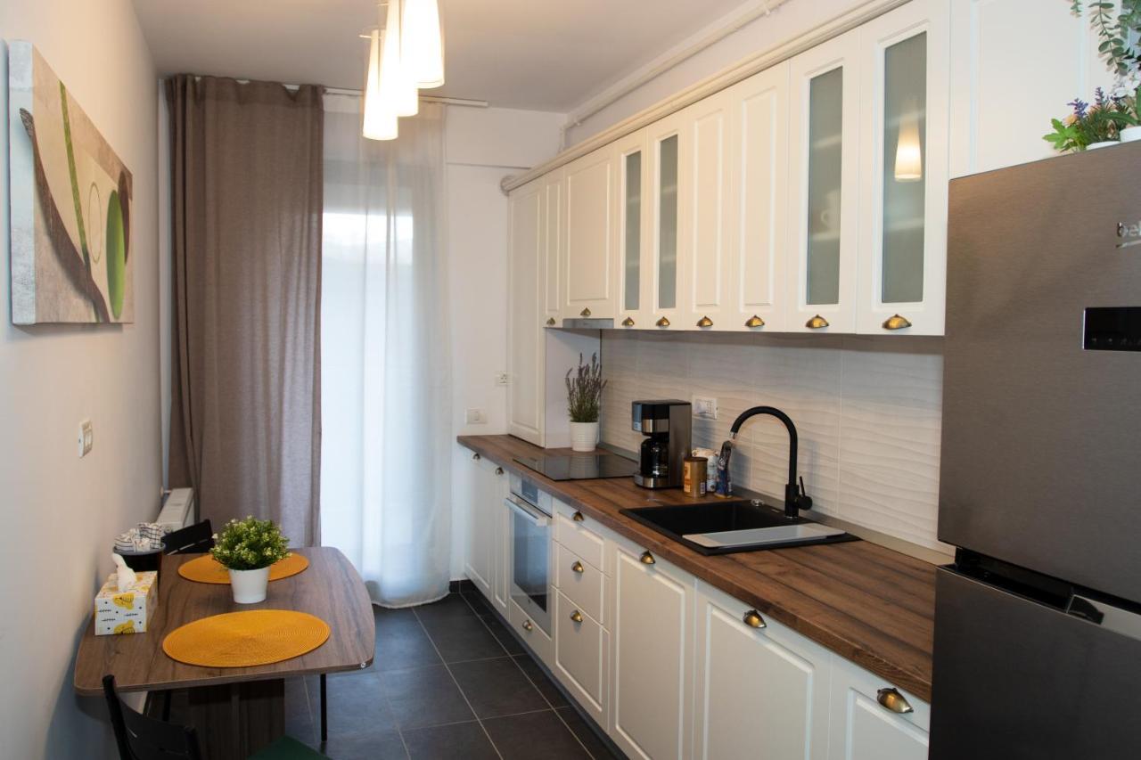 Lazo Two Room- Luxury Apartment Bucharest Exterior photo