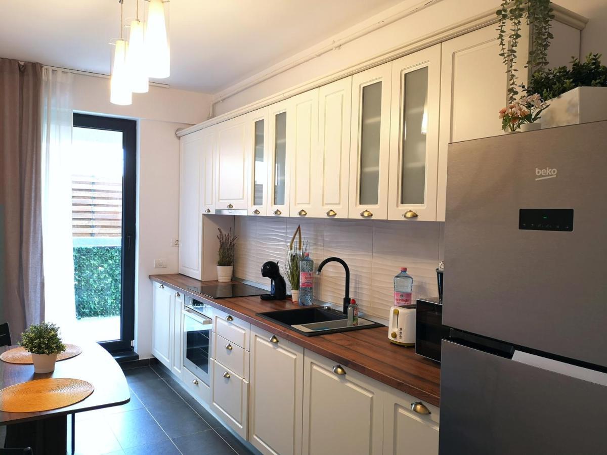 Lazo Two Room- Luxury Apartment Bucharest Exterior photo