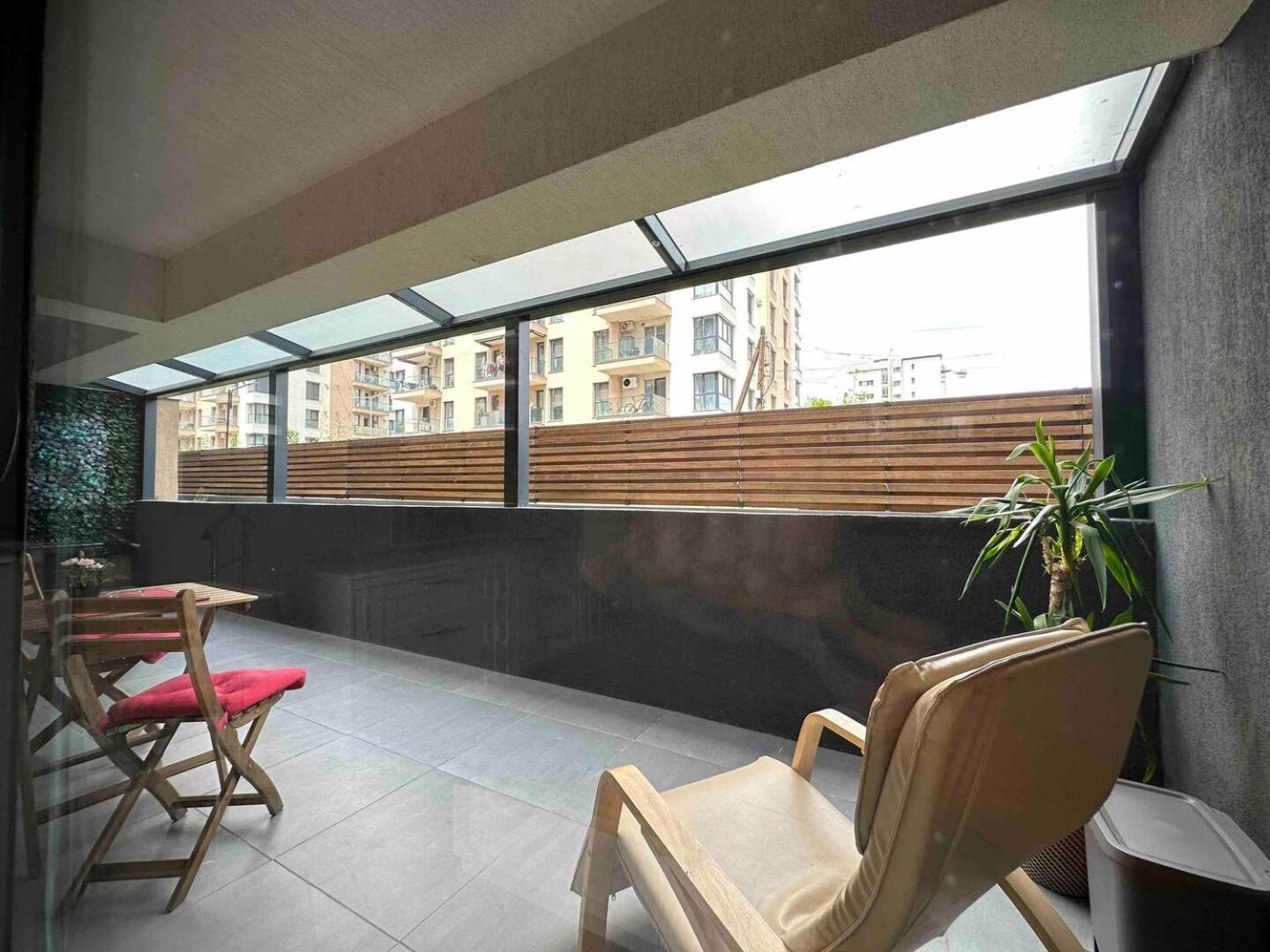 Lazo Two Room- Luxury Apartment Bucharest Exterior photo